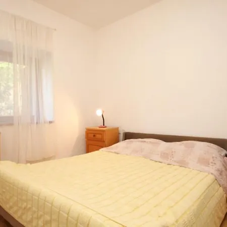 Apartments By The Sea Lukoran Apartment