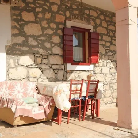 Apartment Apartments By The Sea Lukoran